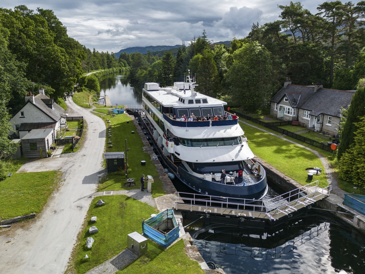 MV Lord of the Highlands****+ - © Holger Leue / www.leue-photo.com