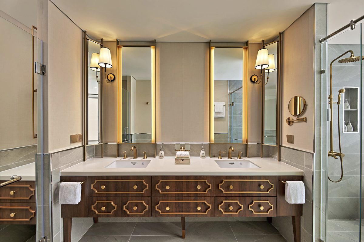 Bad, Grande Suite Oberdeck