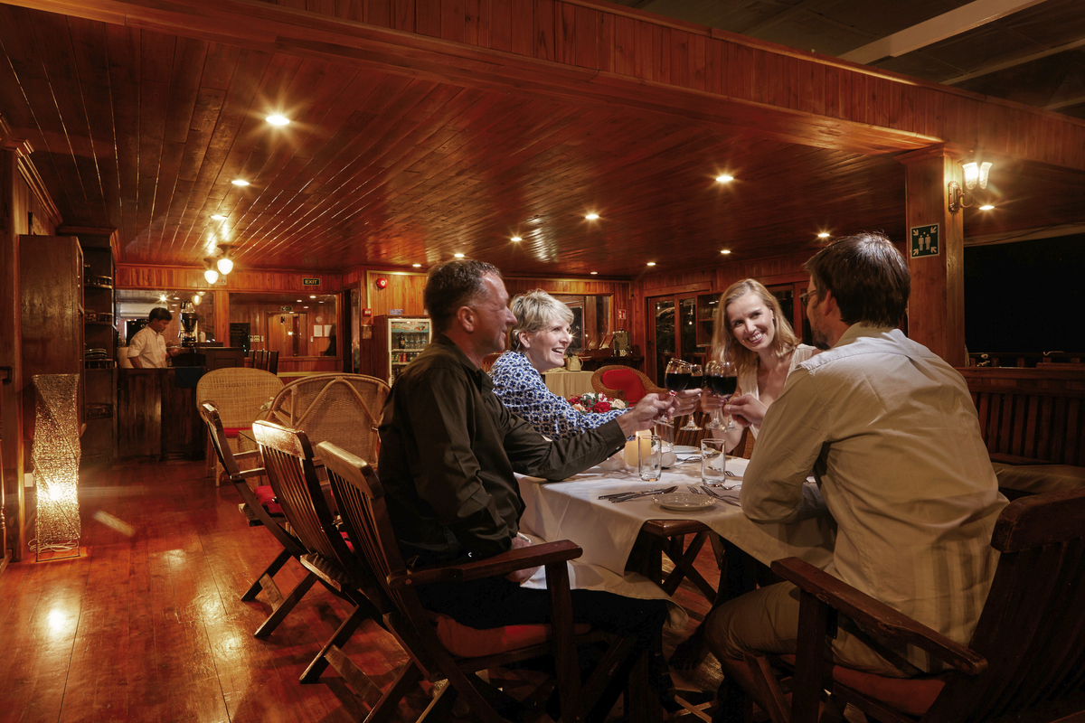 Restaurant - © Ross Hillier