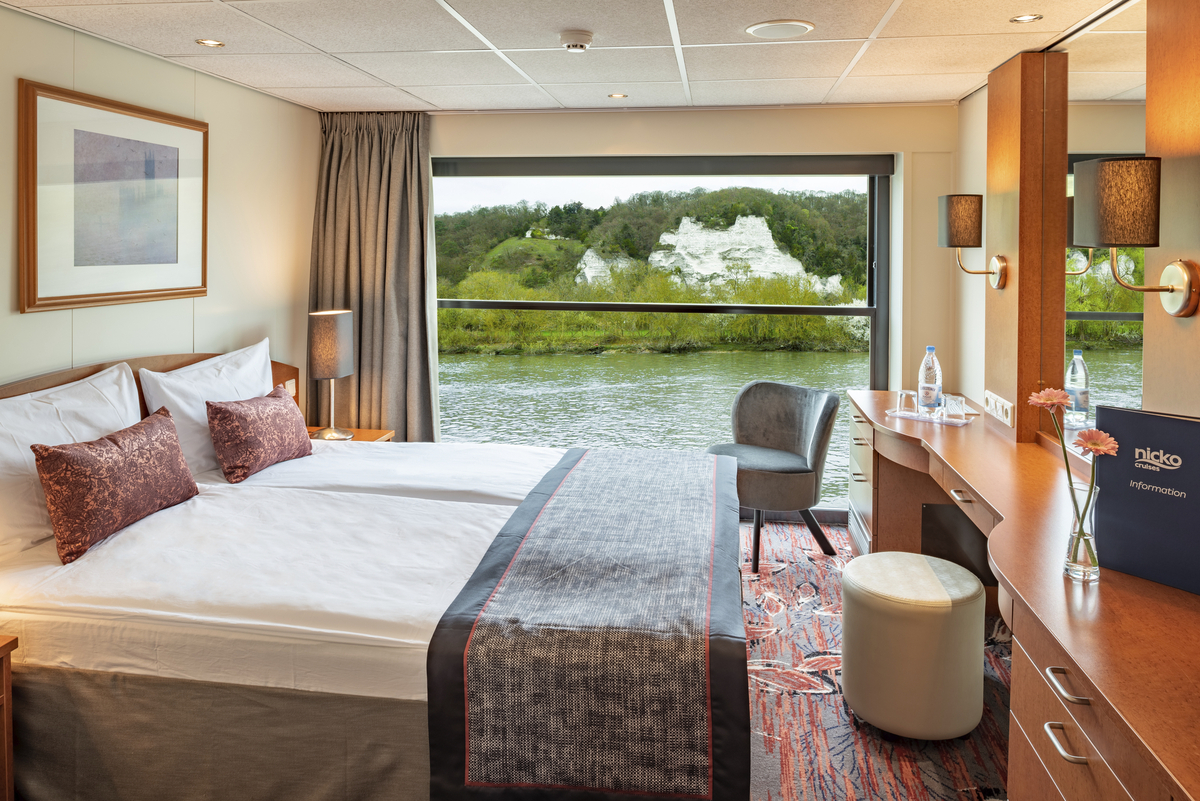 2-Bett Deluxe Oberdeck, Infinity-Balkon - © 