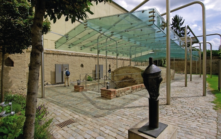 Judenhof mit Museum SchPIRA und Mikwe