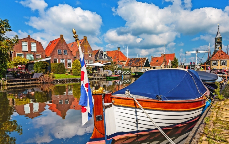 Klassische Schaluppe in Hindeloopen, die Niederlande