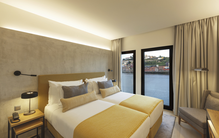 Hotel NEYA Porto Doppelzimmer mit Flusssicht