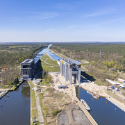 Altes und neues Schiffshebewerk, Niederfinow