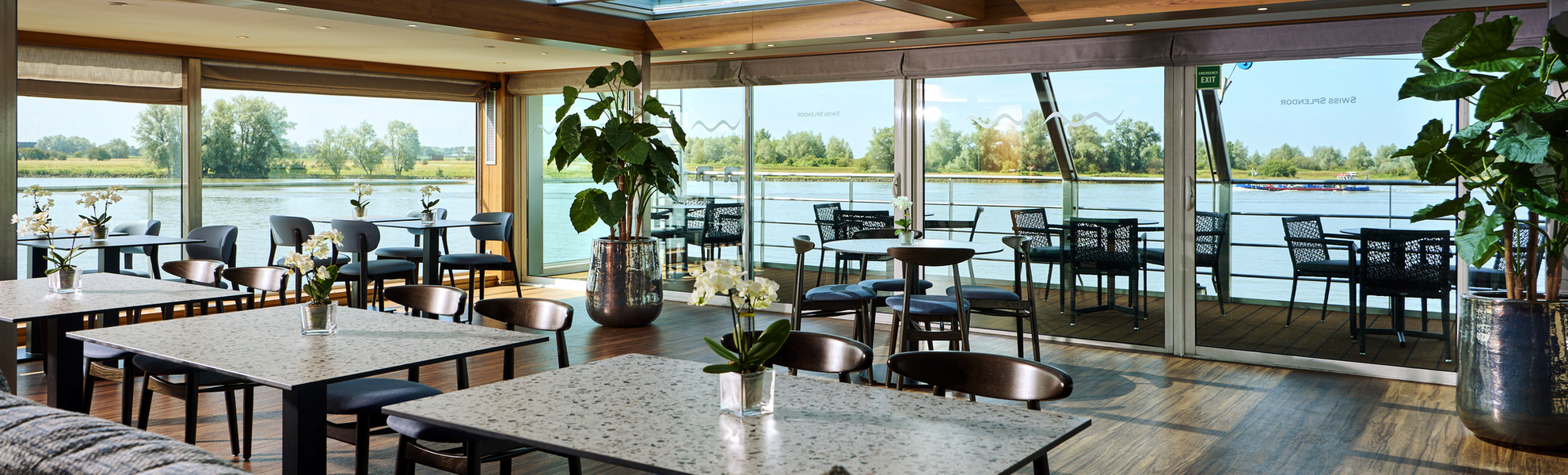 Lido Bar mit Aussenterrasse - © Scylla AG