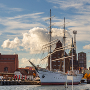 Hafen Stralsund mit Segelschiff Gorch Fock