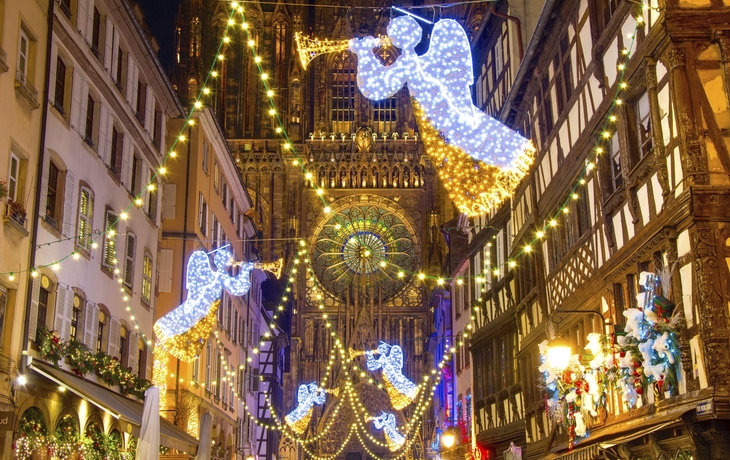 Marché de Noël, Strasbourg - © ©Alexi Tauzin - stock.adobe.com