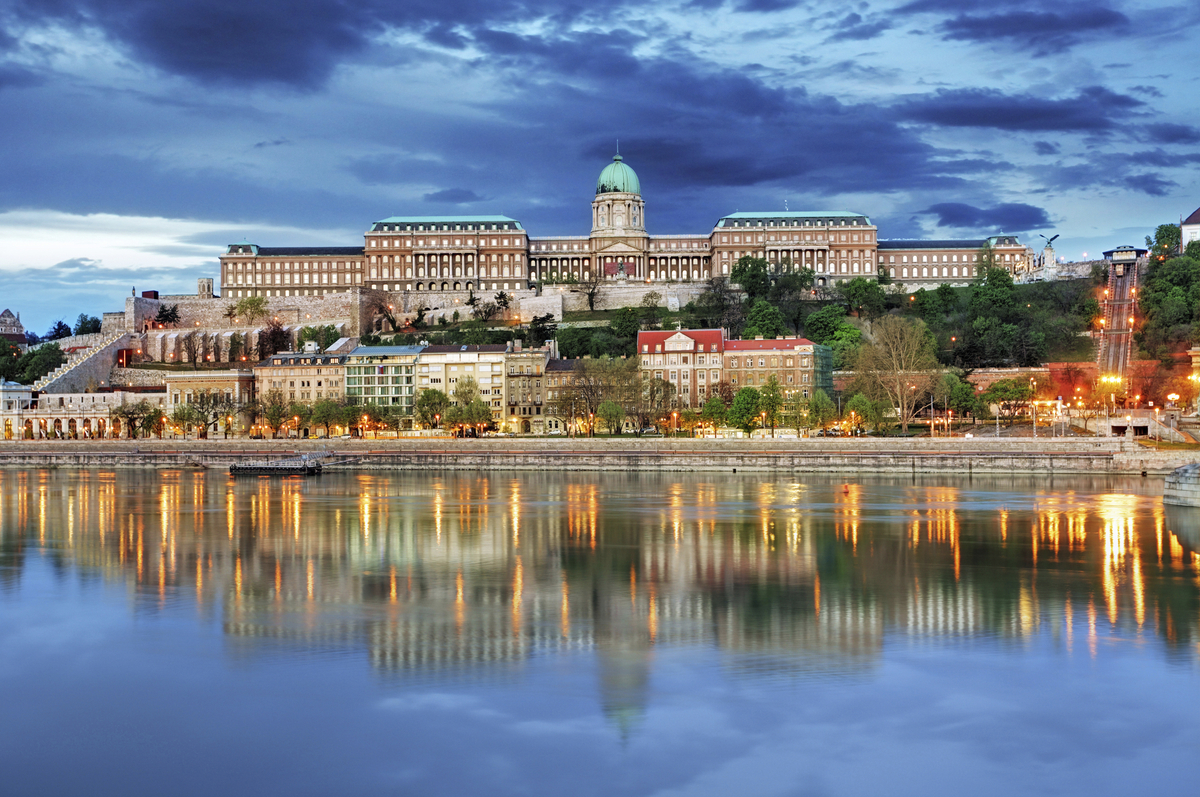 Palais royal, Budapest - © shutterstock_284675726
