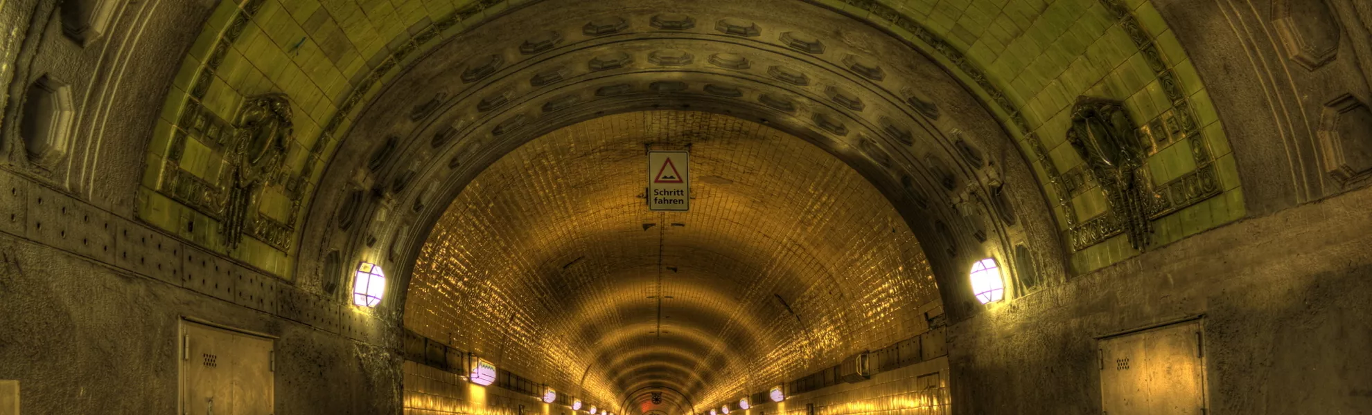 Le tunnel sous l'Elbe à St. Pauli, Hambourg - © Susanne - stock.adobe.com