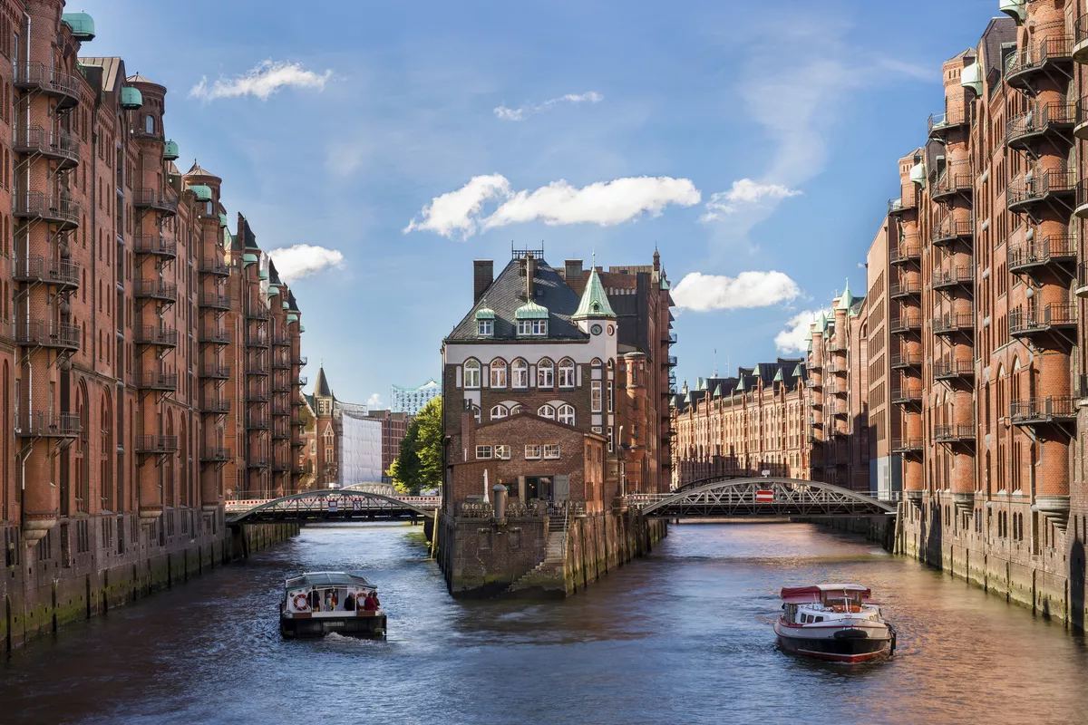 Château entouré de douves, Hambourg - © NilsZ - stock.adobe.com