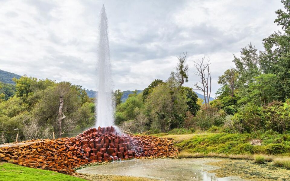 Andernach Geyser - start of eruption - © bbsferrari - Fotolia