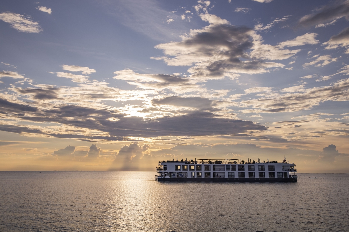 RV Mekong Discovery*****