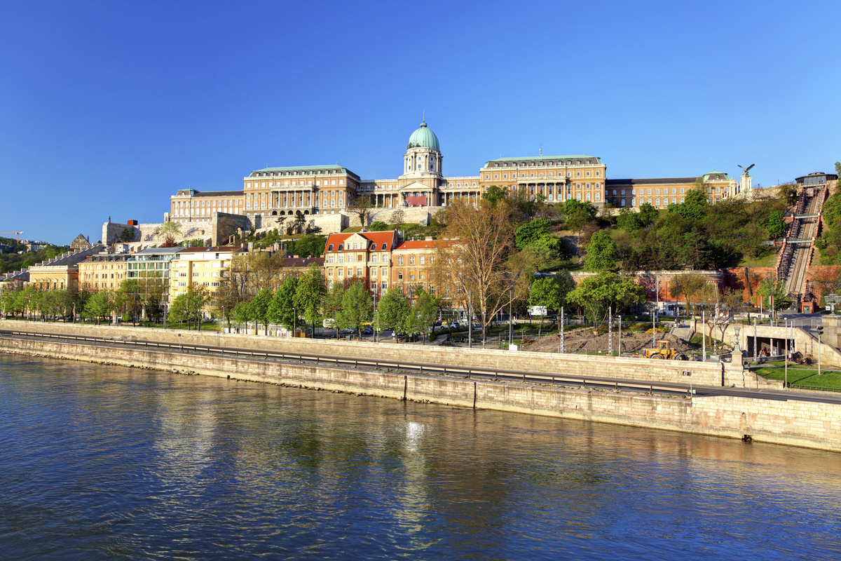 Palais royal, Budapest - © shutterstock_288867860