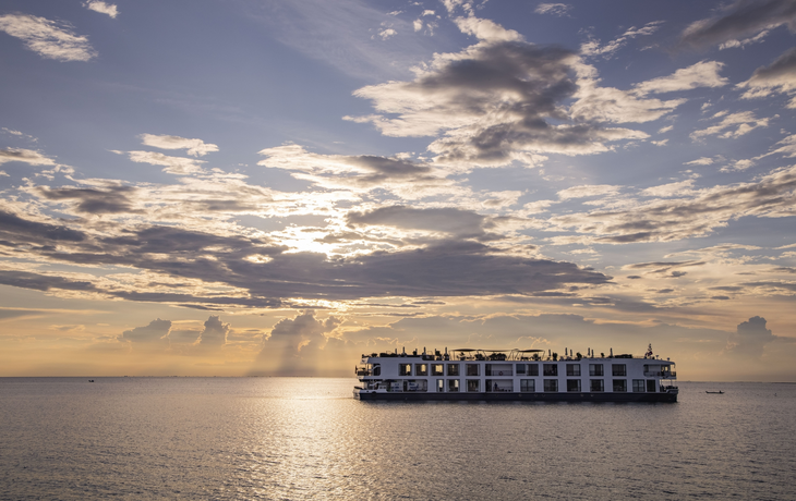 RV Mekong Discovery*****