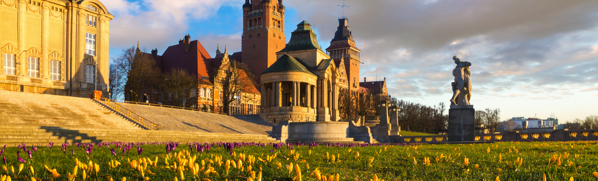 Floraisons de crocus aux Hakenterrasse à Stettin - © Mike Mareen - stock.adobe.com