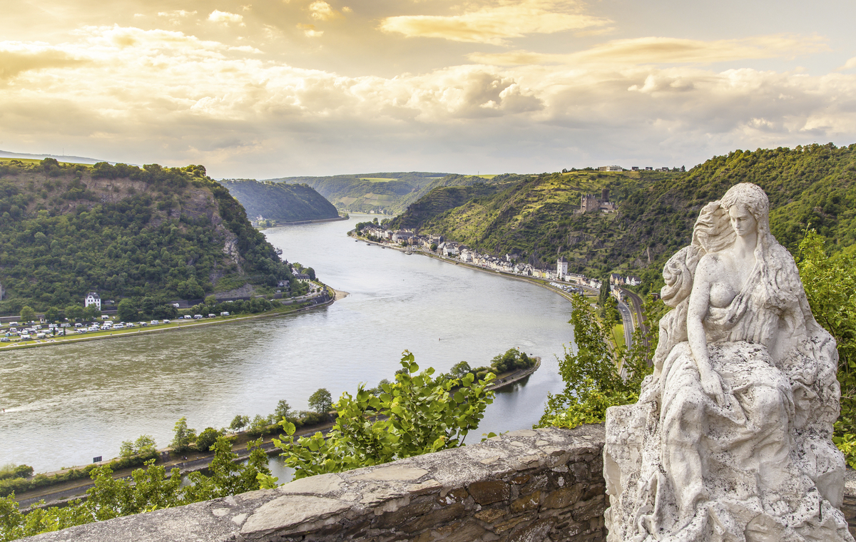«Rhin romantique» - © Copyright (c) 2017 Shutterstock.  No use without permission.