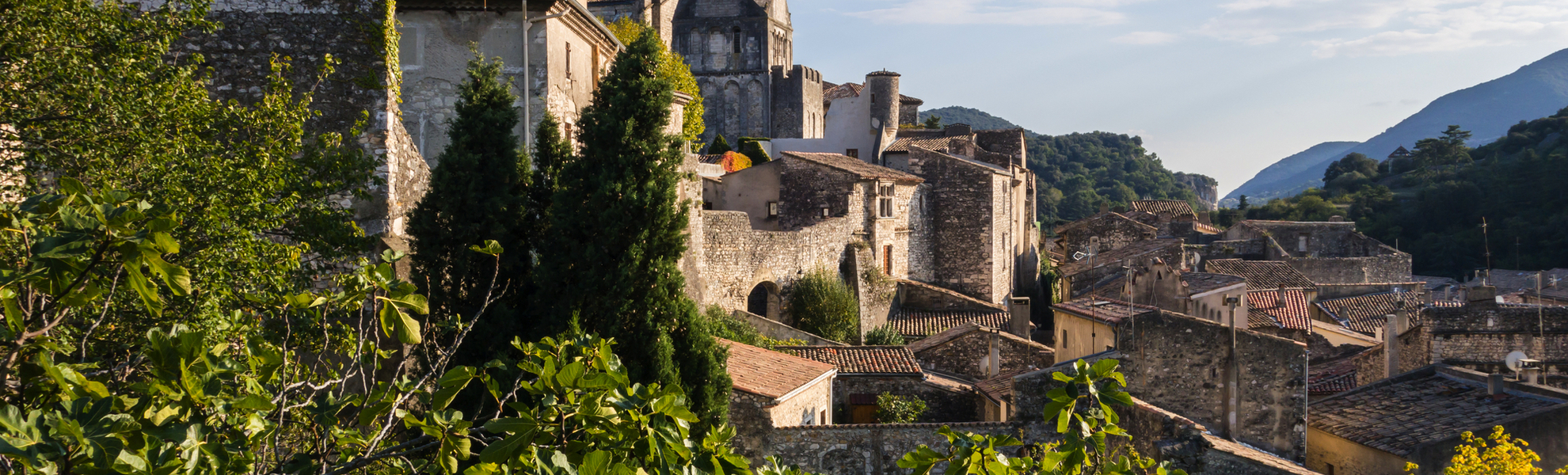 Viviers in der französischen Region Ardeche - © Pictures news - stock.adobe.com