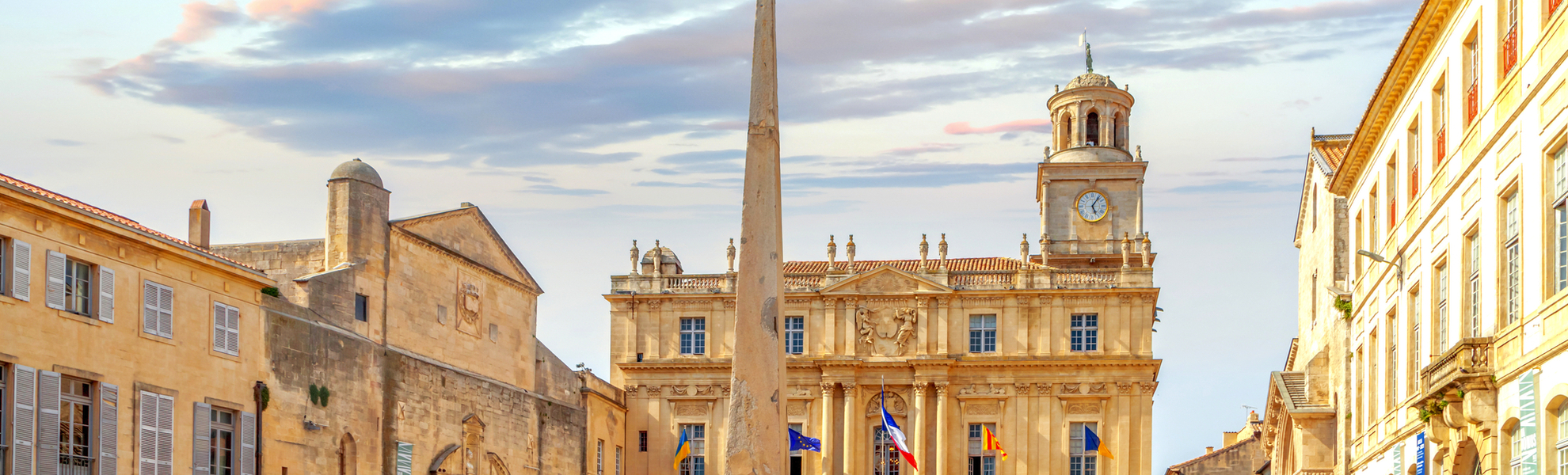 Vieille ville d’Arles - © Sina Ettmer - stock.adobe.com