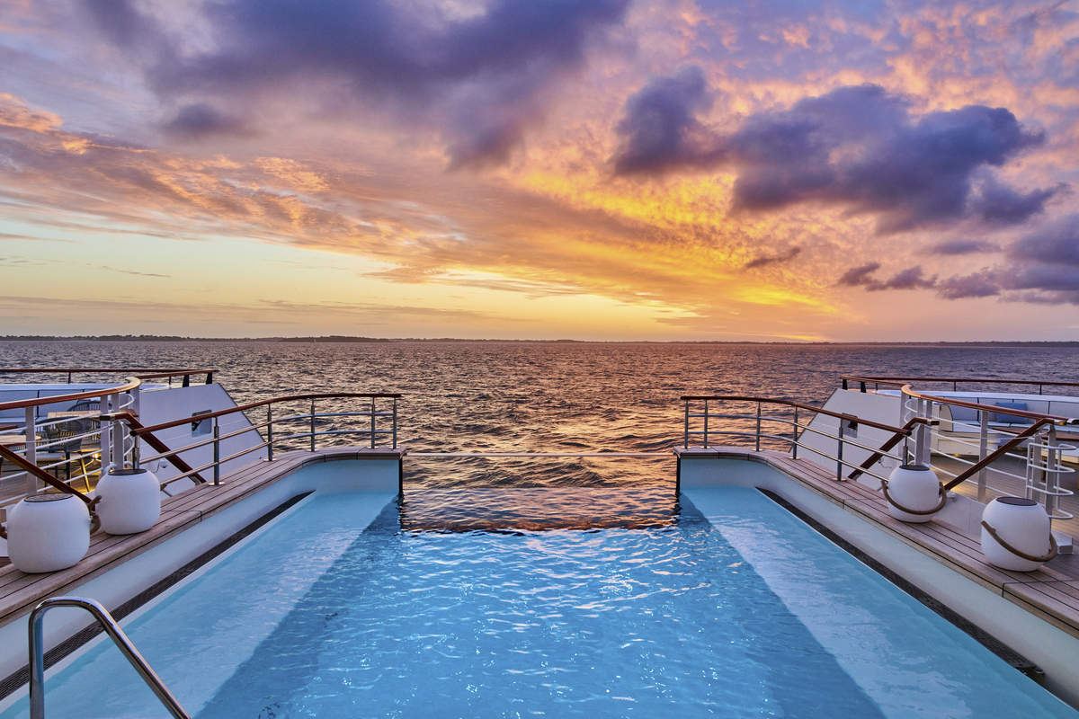 Infinity-Pool