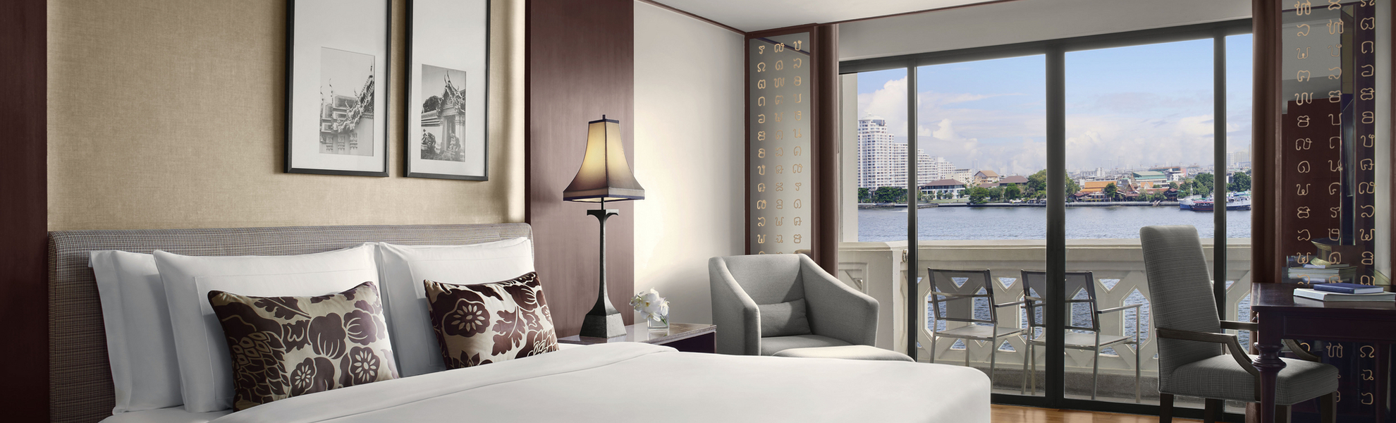 Deluxe Riverfront Anantara Riverside Hotel Bangkok - © Copyright © 2021 Christopher Cypert
